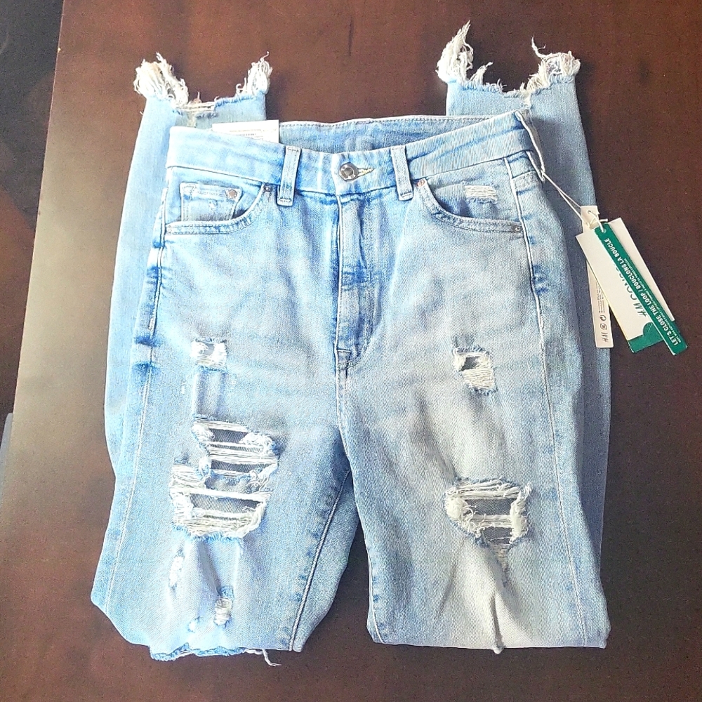 H&M Super Skinny, High Rise Distressed Jeans, Size 4 / 26" x 28" NWT